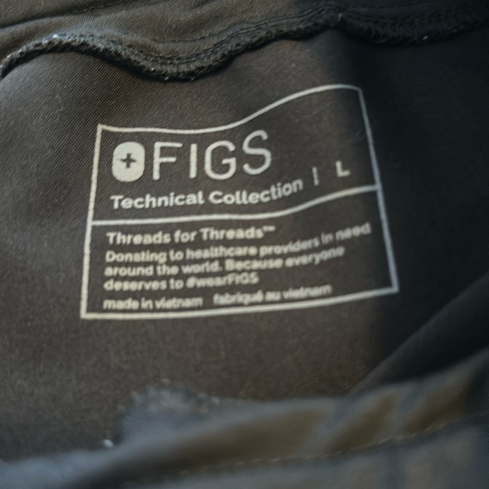 Figs size large joggers scrubs. Black